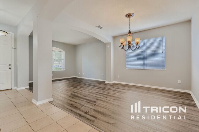Building Photo - 4422 Fieldview Cir