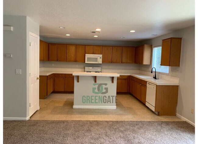 Building Photo - Two story 4 bedroom, 2.5 bath home in Stoc...