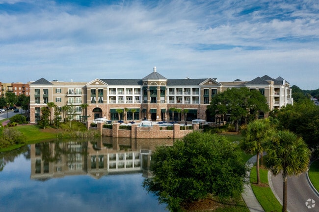 Building Photo - Simmons Park