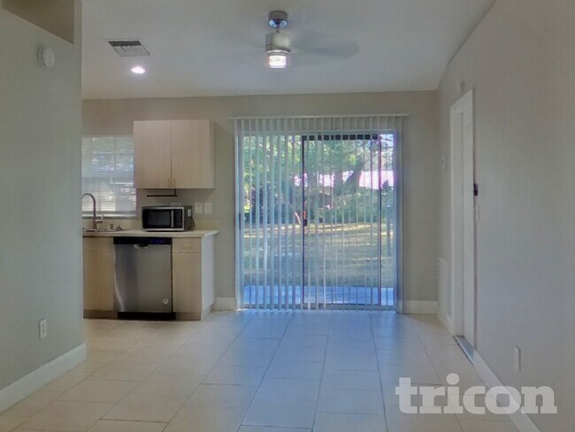 Foto del edificio - 2527 Orange Ave