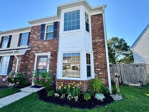 Building Photo - 5168 Settlers Park Dr