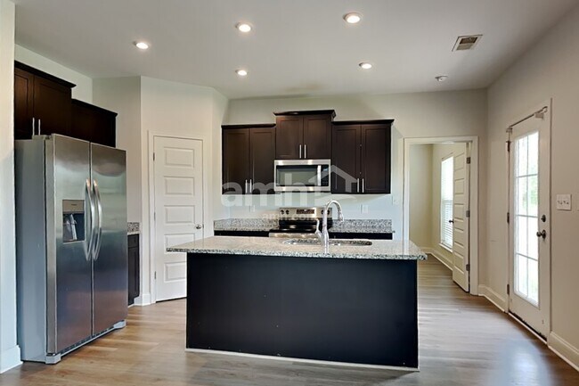 Foto del edificio - 5013 Mountain Springs Rd