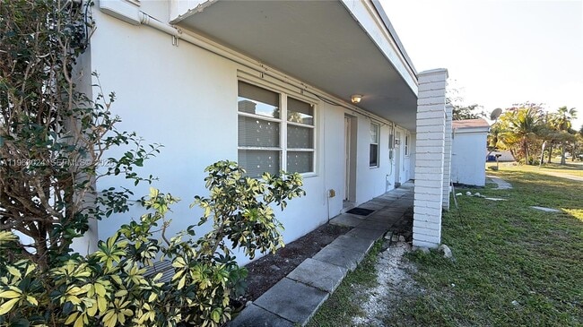 Building Photo - 17193 NE 18th Ave