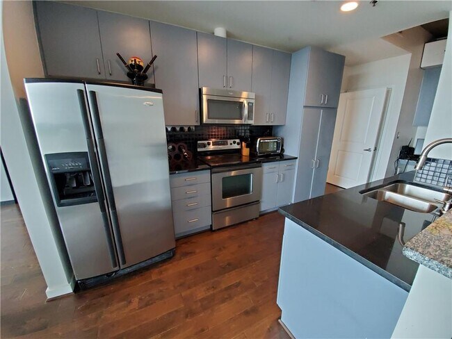 Foto del edificio - 943 Peachtree St NE
