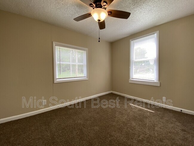 Foto del edificio - 1922 Simpson St