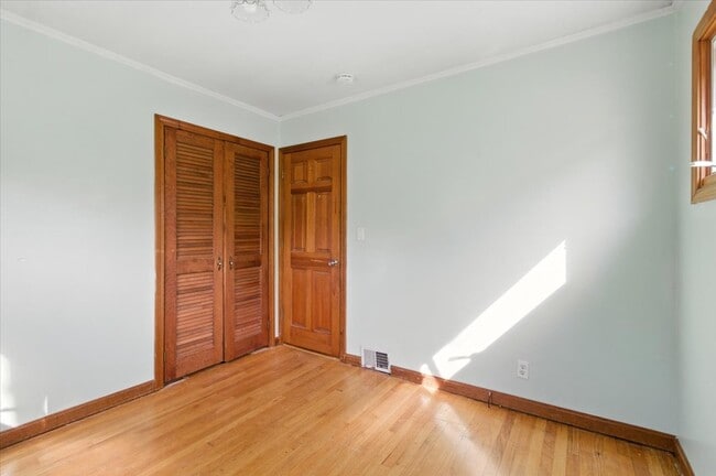 Foto del edificio - 18 Maplewood Dr