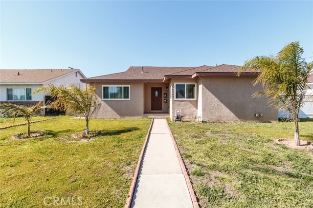 Primary Photo - 10443 Woodley Ave