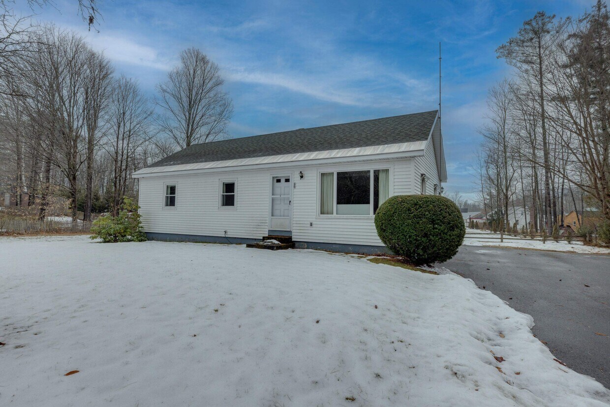 35 Young St, Woodstock, NH 03262 House Rental in Woodstock, NH