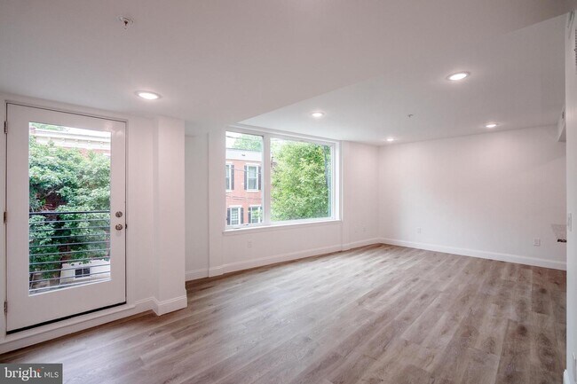 Foto del edificio - 129 Washington Ave