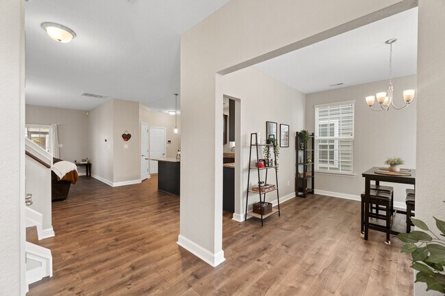 Building Photo - 314 Sedium Ln