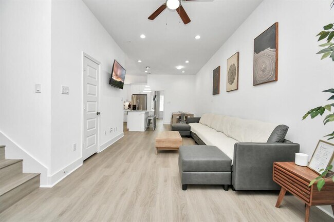 Foto del edificio - 7031 Eastwood St