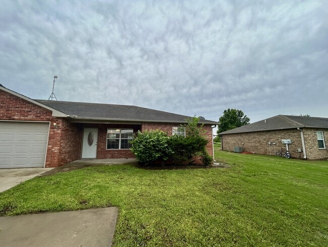 Building Photo - 63020 E 285 Ct