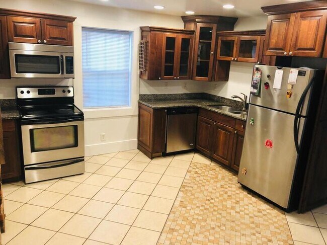 Foto del edificio - 607 N 25th St
