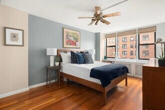 Building Photo - 200 W 79th St