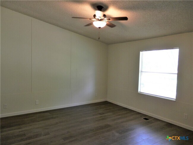 Building Photo - 786 Potthast Dr