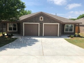 Building Photo - 926 Maplewood Dr