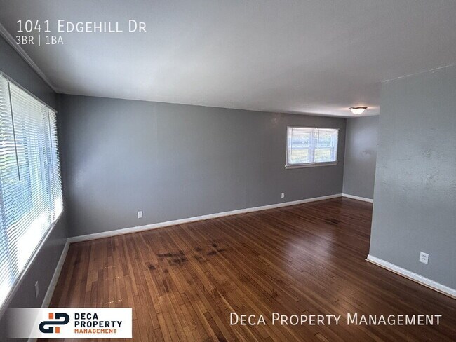 Foto del edificio - 1041 Edgehill Dr