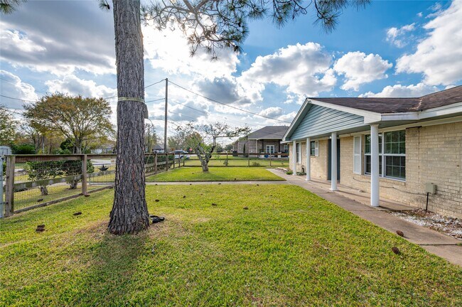 Foto del edificio - 1350 Strawberry St