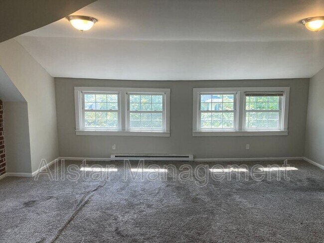 Building Photo - 3423 Beechwood Ave