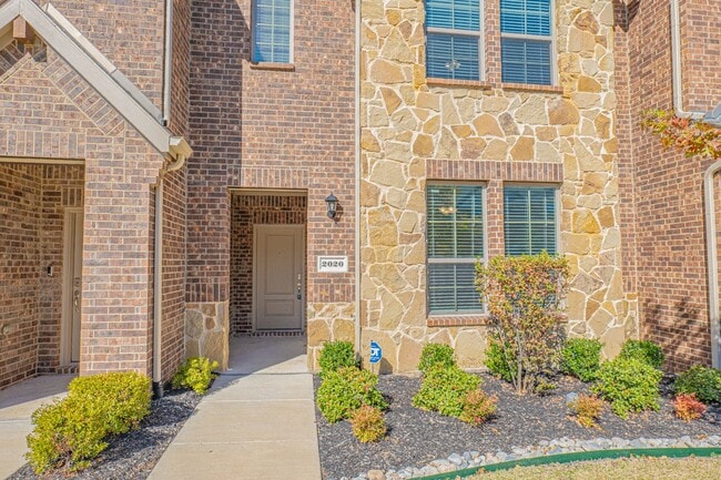 Photo - 2020 Saddle Wy Townhome