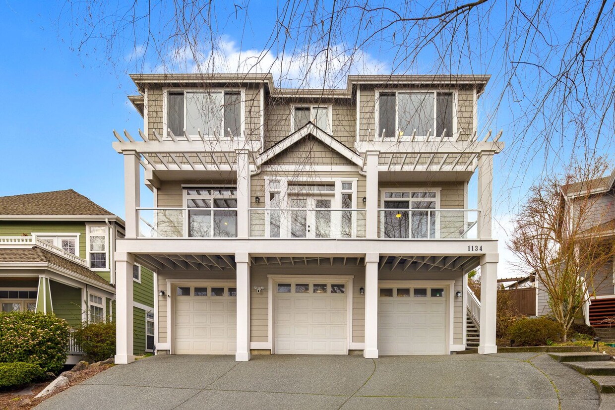 Foto principal - Renton Kennydale 4 Bedroom 3.5 Bath - Lake...