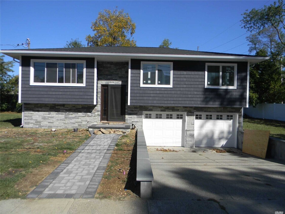 Primary Photo - 71 Ontario Ave