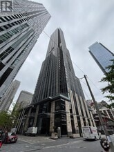 Building Photo - 11-5011 Yorkville Ave