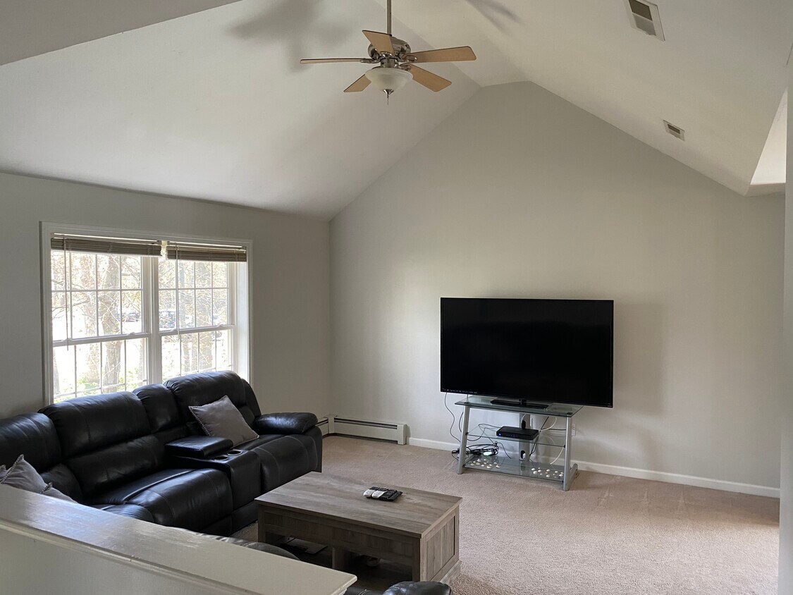 21 Hart Pl, Plainville, CT 06062 House Rental in Plainville, CT