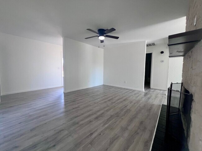 Foto del edificio - 8216 Elkridge Ave