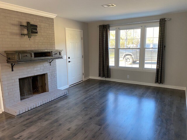 Foto principal - 2441 Bellevue Manor Dr