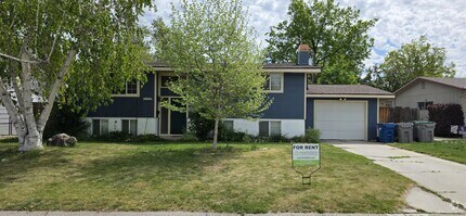 Building Photo - 2910 N McKinney St