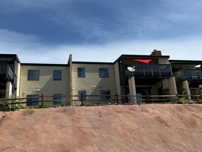Building Photo - 1118 Fontmore Rd
