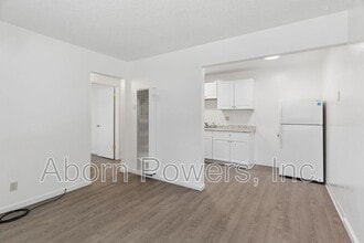 Building Photo - 2807-2813 Manor Dr