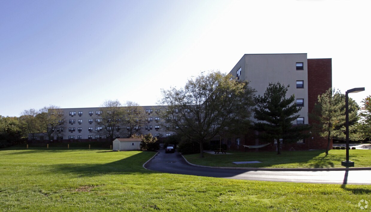 Building Photo - St. James Village