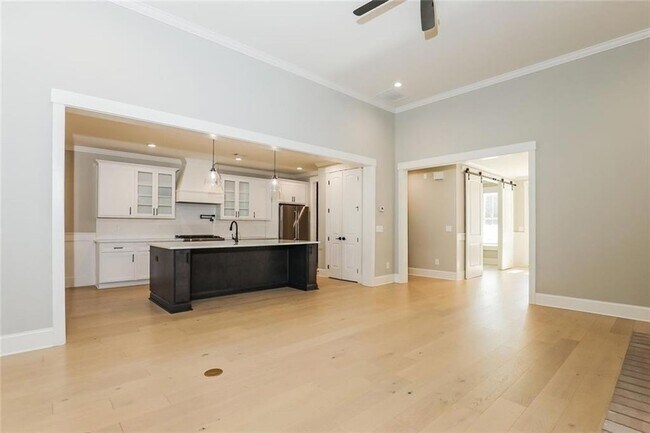 Building Photo - 171 Huiet Dr