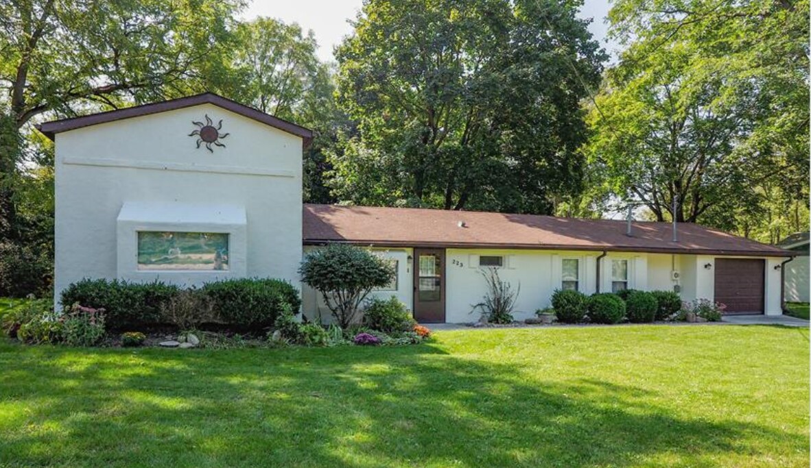 223 W Washington St, Vicksburg, MI 49097 House Rental in Vicksburg