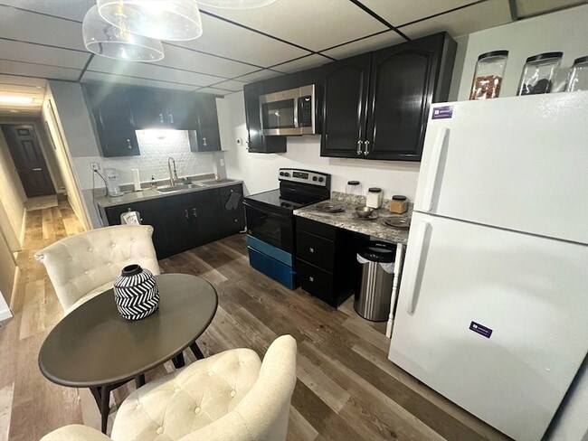 Photo - 904 Main St Apartment