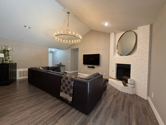 Foto del edificio - 1314 N Fieldstone Ave
