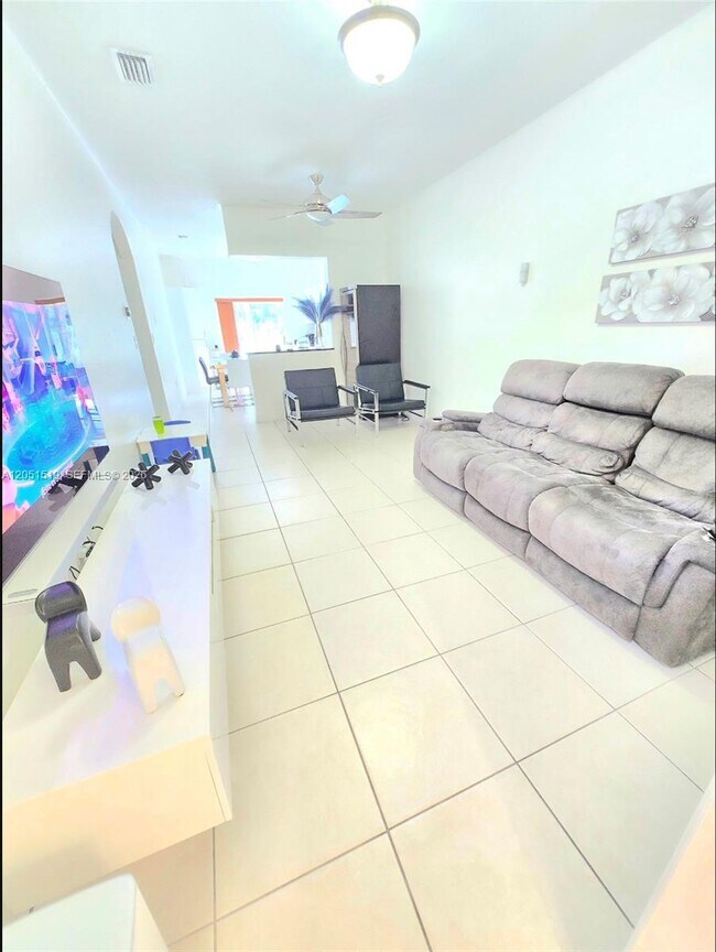 Foto del edificio - 6900 NW 179th St