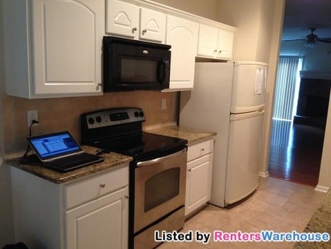 Building Photo - 4057 Elm St