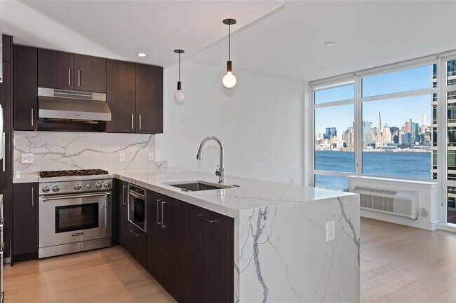 Foto del edificio - 1400 Hudson St