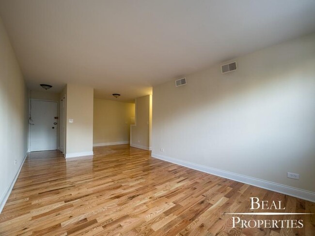 Building Photo - 1 bedroom in CHICAGO IL 60614