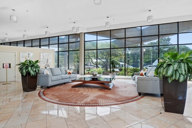 Foto del edificio - 250 Hammond Pond Pkwy