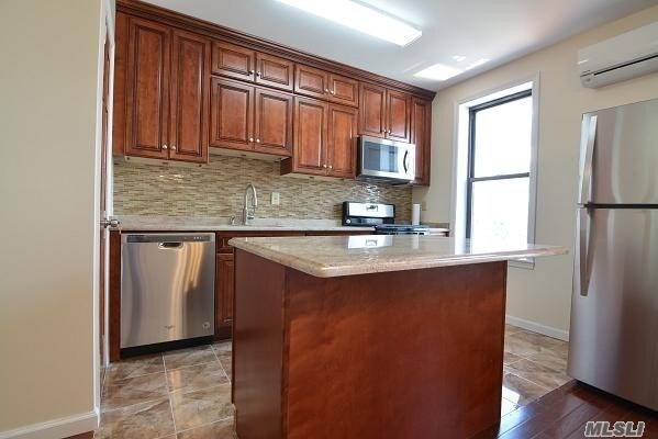 Foto del edificio - 1119 Nostrand Ave