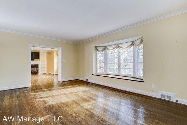 Foto del edificio - 6696 32nd Pl NW