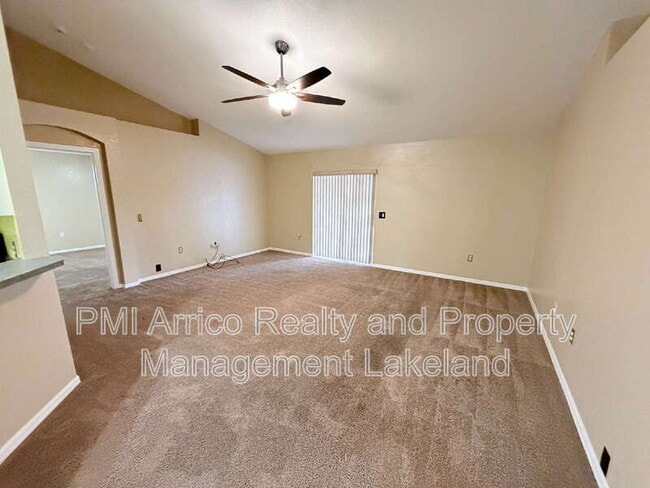 Foto del edificio - 5967 Hillside Heights Dr