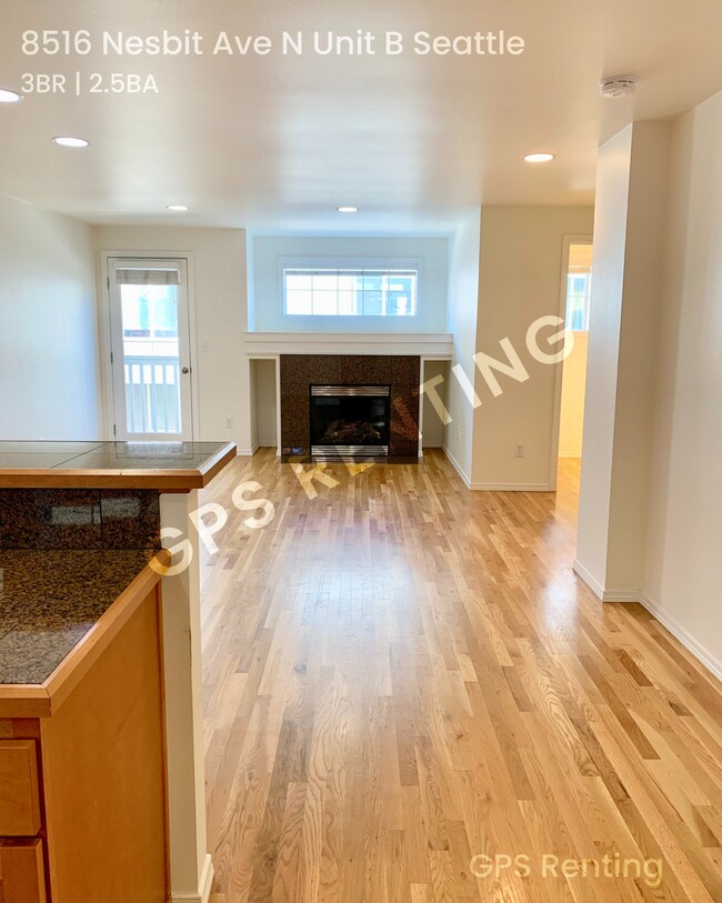 Foto del edificio - Beautiful N. Seattle 3 story townhouse wit...