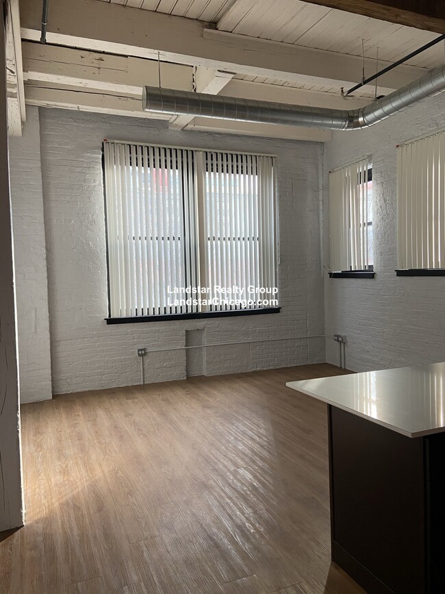 Building Photo - 125 E 21st St