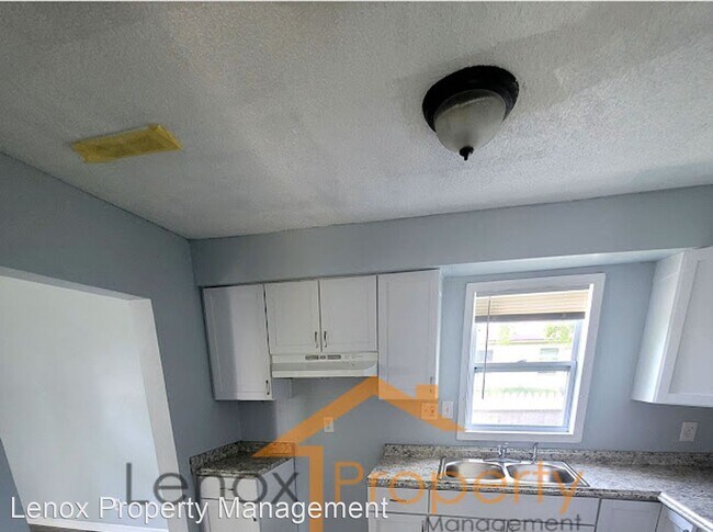 Building Photo - 3 br, 1.5 bath House - 20791 Colman St