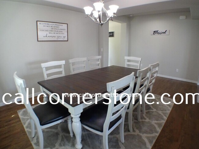 Foto del edificio - 6123 Wolf Village Drive